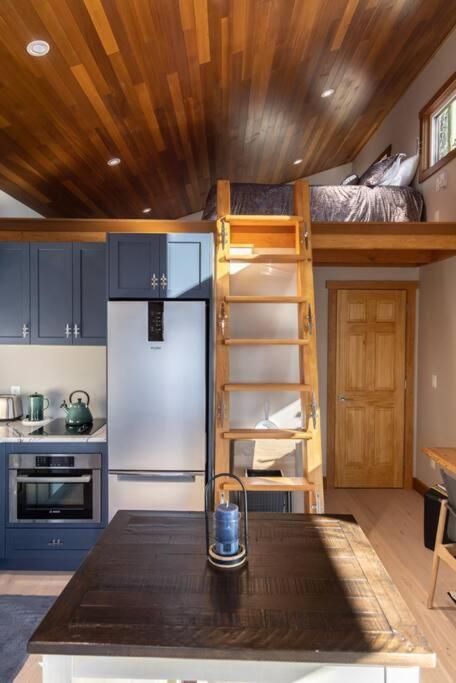 Kingfisher Manor Villa Sooke Eksteriør billede