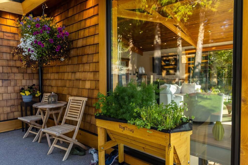 Kingfisher Manor Villa Sooke Eksteriør billede