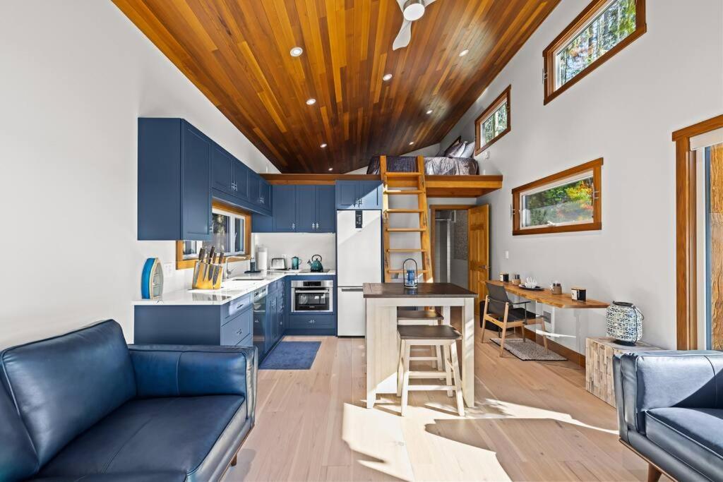Kingfisher Manor Villa Sooke Eksteriør billede