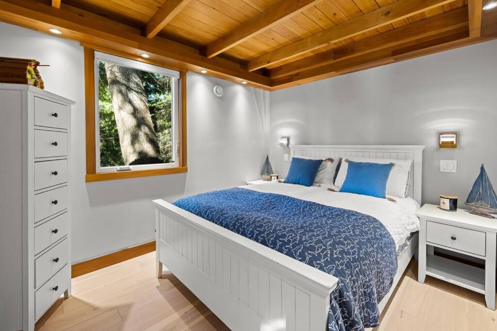 Kingfisher Manor Villa Sooke Eksteriør billede