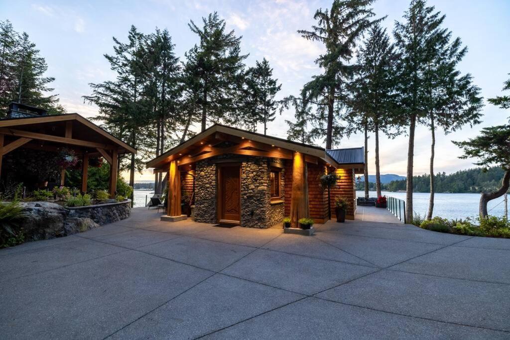 Kingfisher Manor Villa Sooke Eksteriør billede