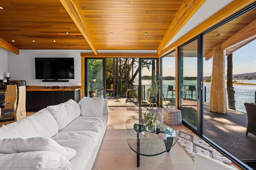 Kingfisher Manor Villa Sooke Eksteriør billede