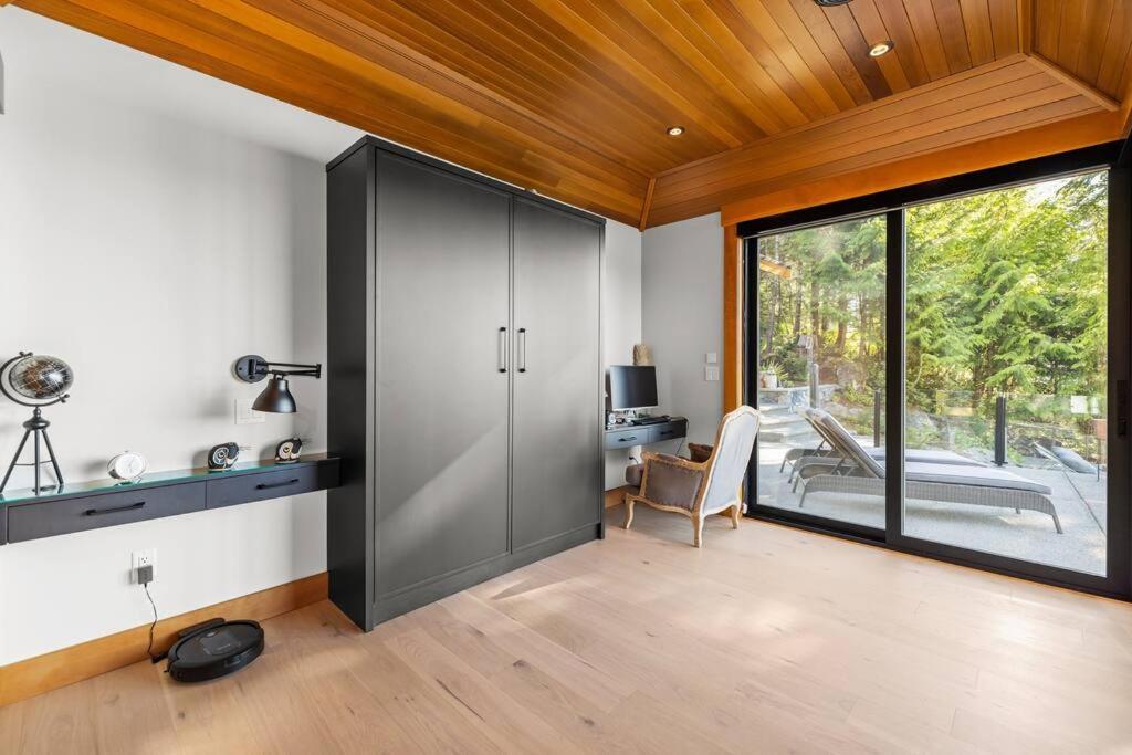 Kingfisher Manor Villa Sooke Eksteriør billede