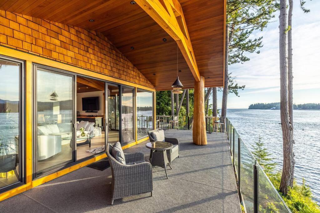 Kingfisher Manor Villa Sooke Eksteriør billede